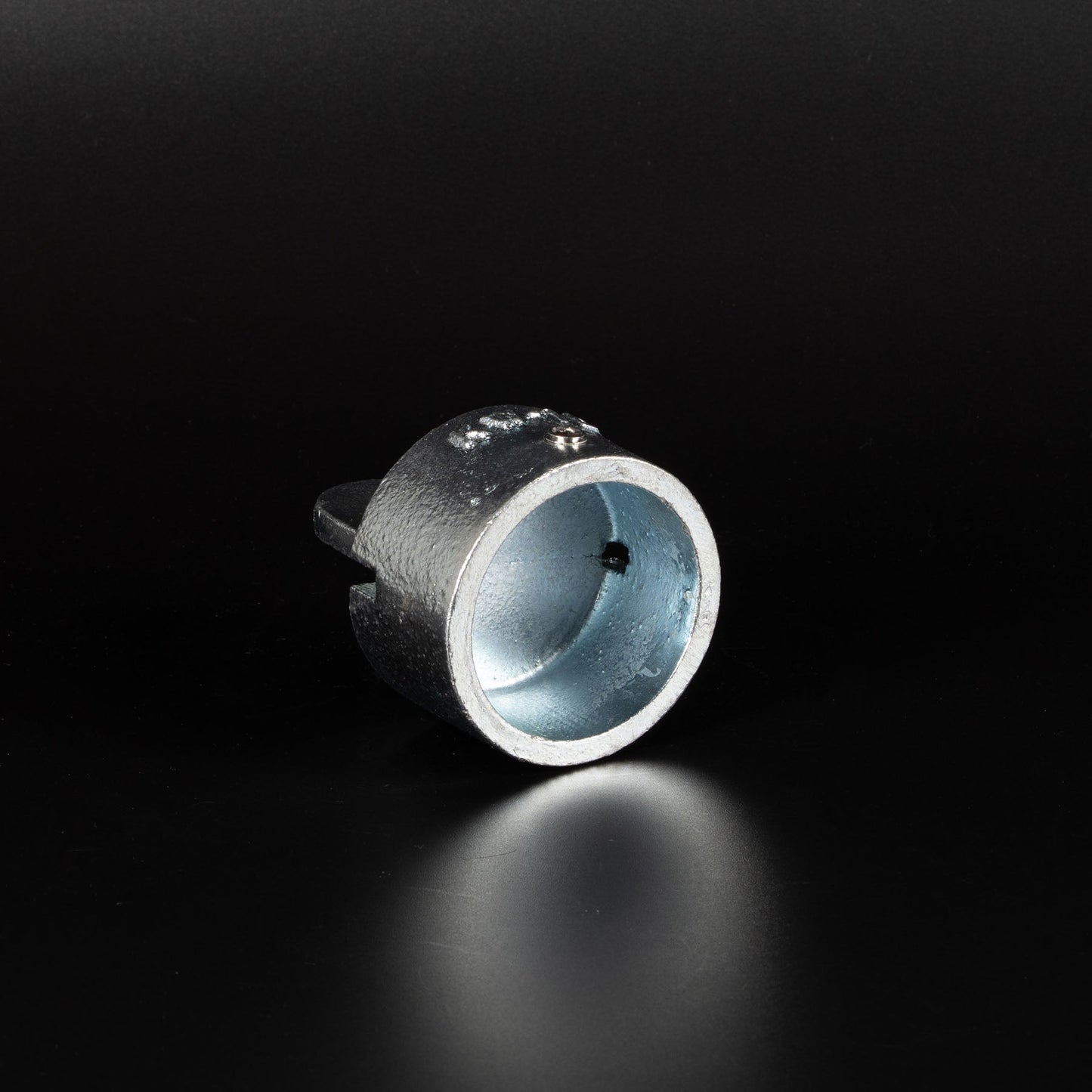 単管用ジョイント金具　Kタイプ　羽根付き　エンドキャップ