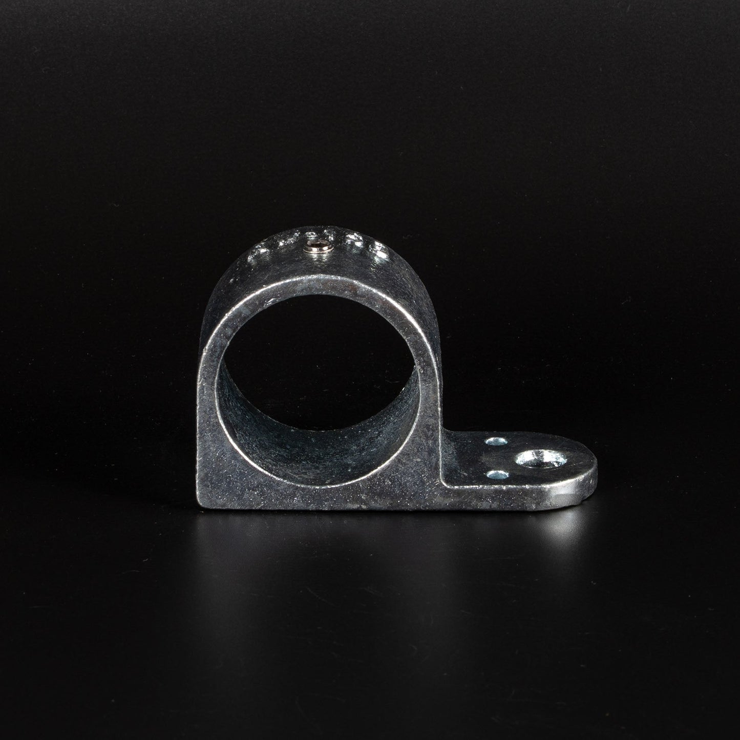 単管用ジョイント金具　Kタイプ　シングル羽根付き　板留