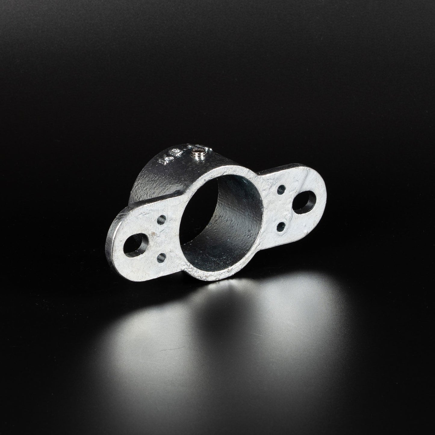 単管用ジョイント金具　Kタイプ　ダブル羽根付き　ベース