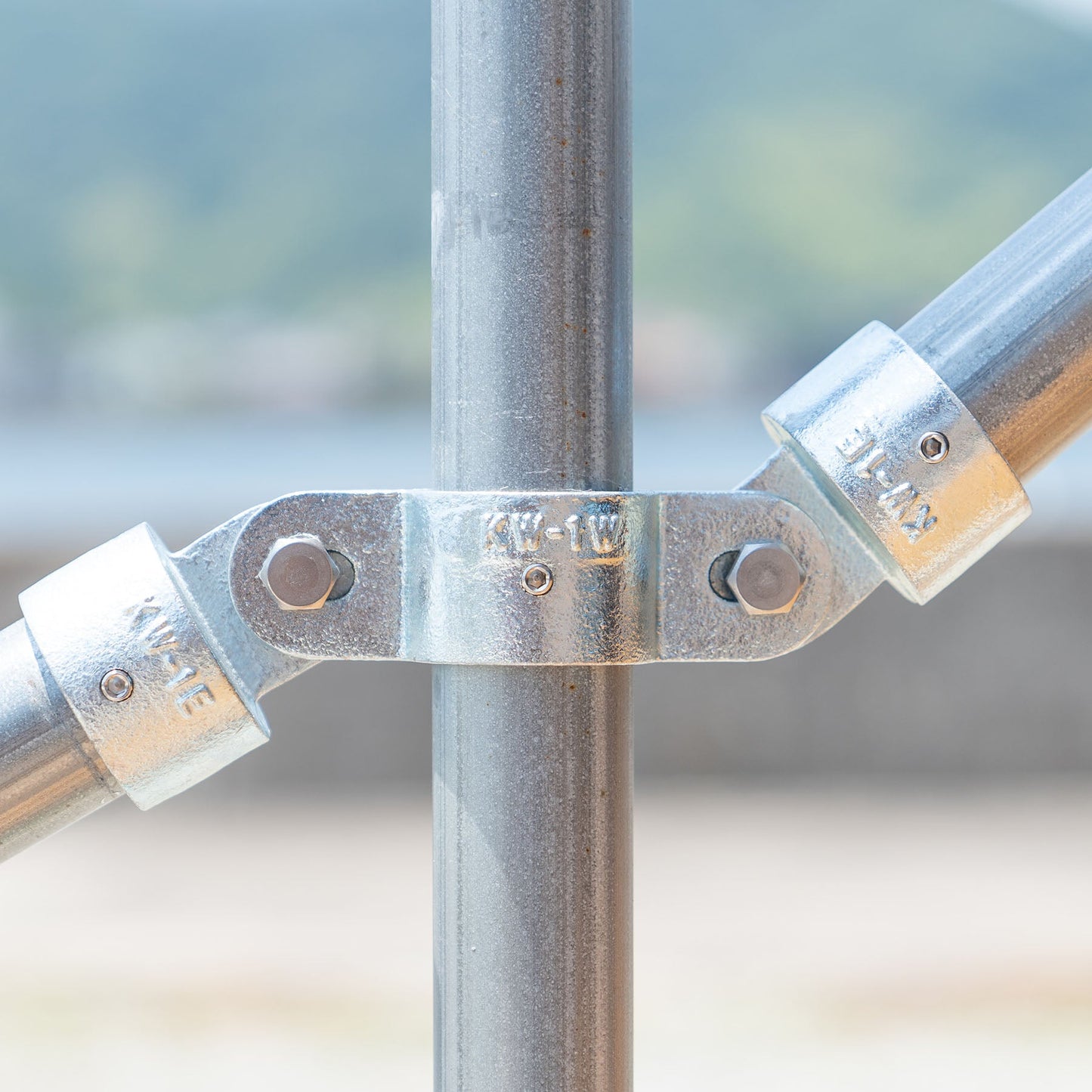 単管用ジョイント金具　Kタイプ　ダブル羽根付き　