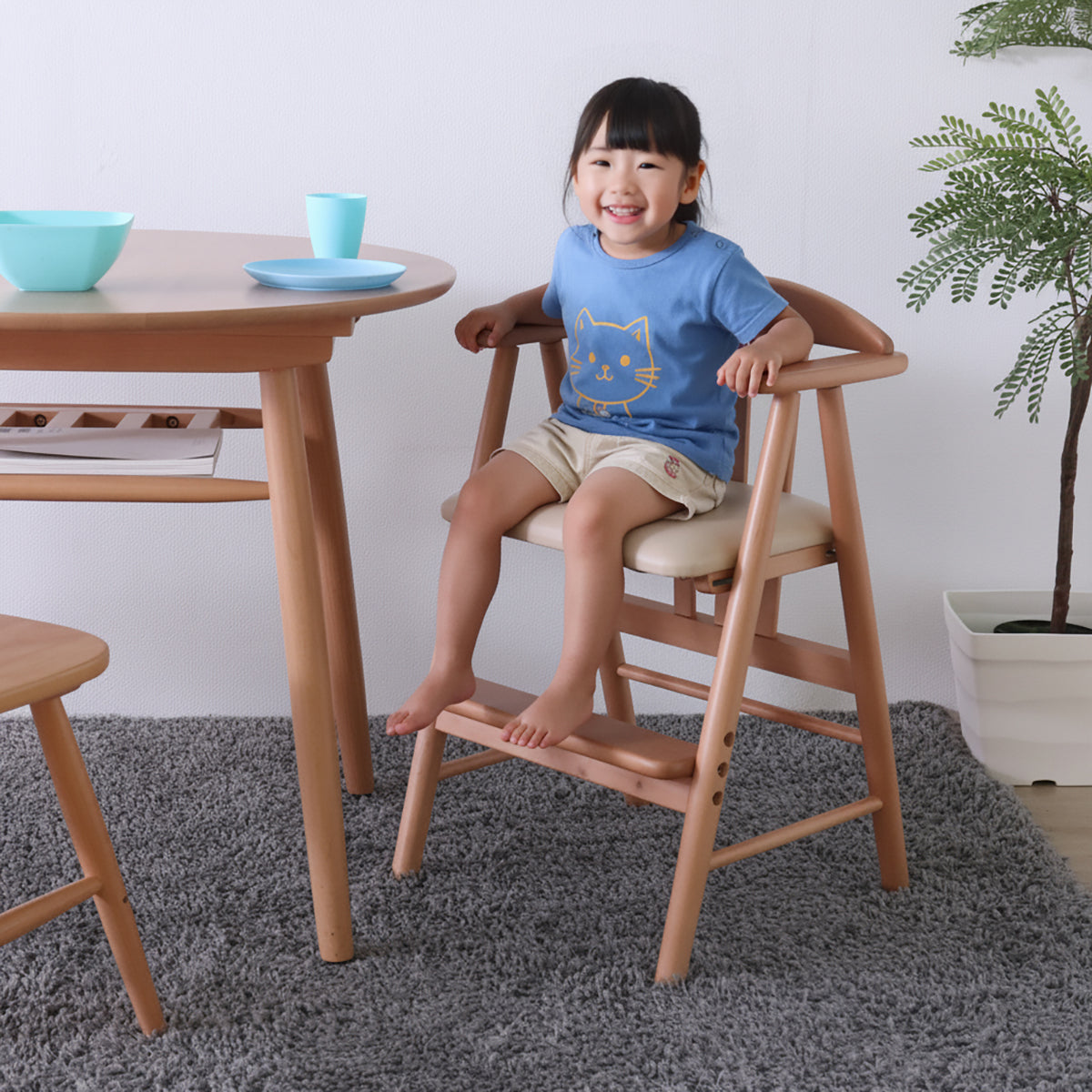 ベビーチェアワイド　生後7か月から　天然木　ホワイト