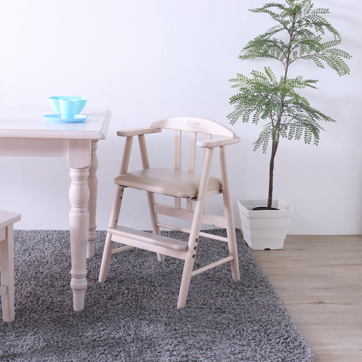 ベビーチェアワイド　生後7か月から　天然木　ホワイト