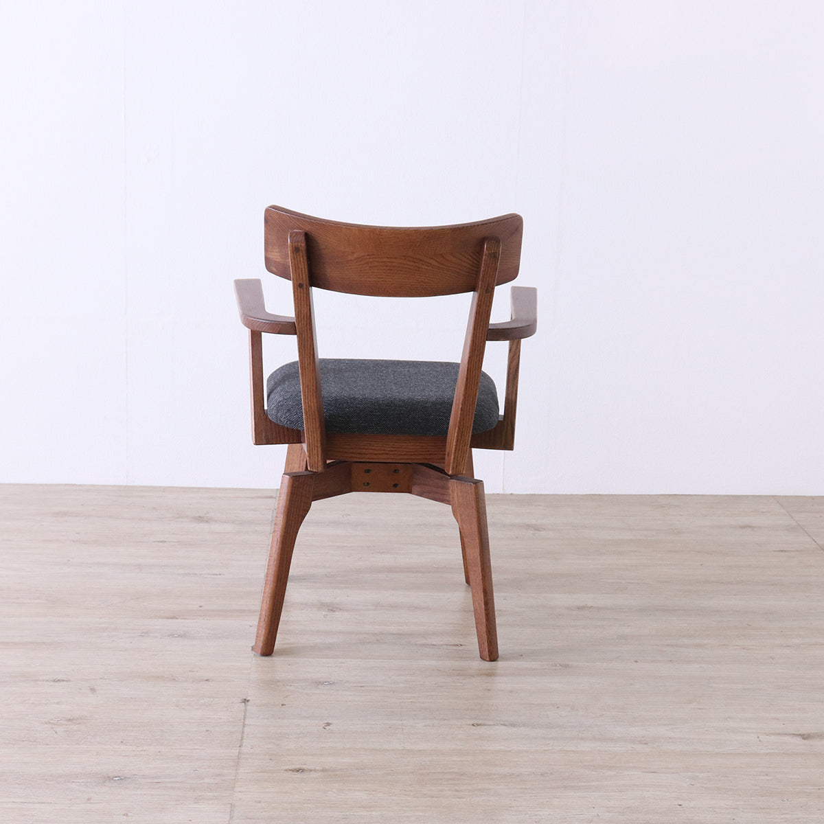 ダイニングチェア　ウーノ回転肘付き