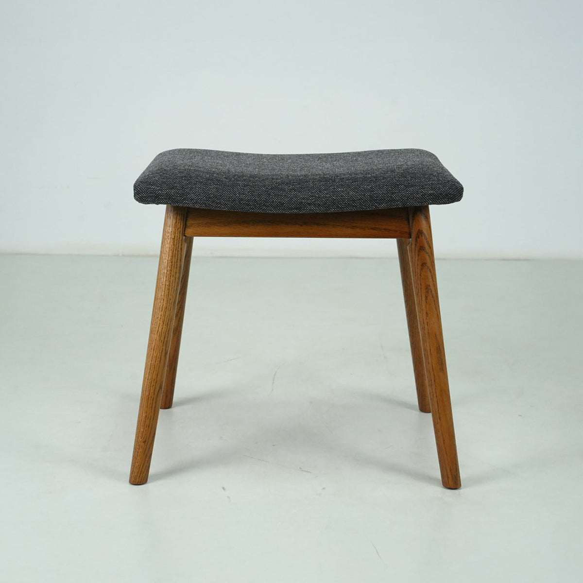 レッドオーク　スツール　ケインズ　ブラウン