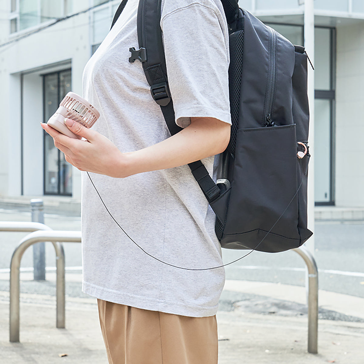 カラビナリール付 手のひらファン リリーホワイト