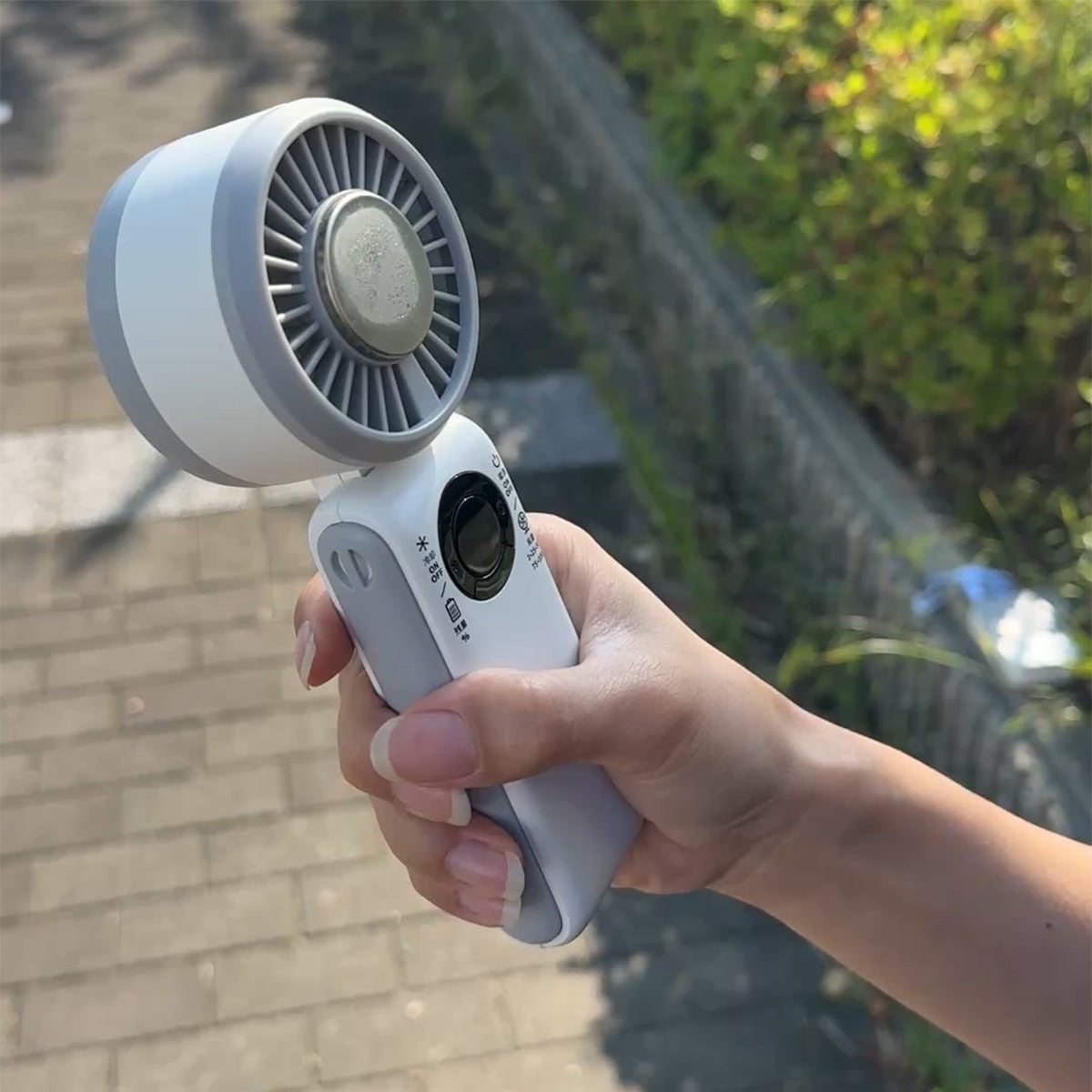 アップドラフト　ペルチェ式ハンディファン